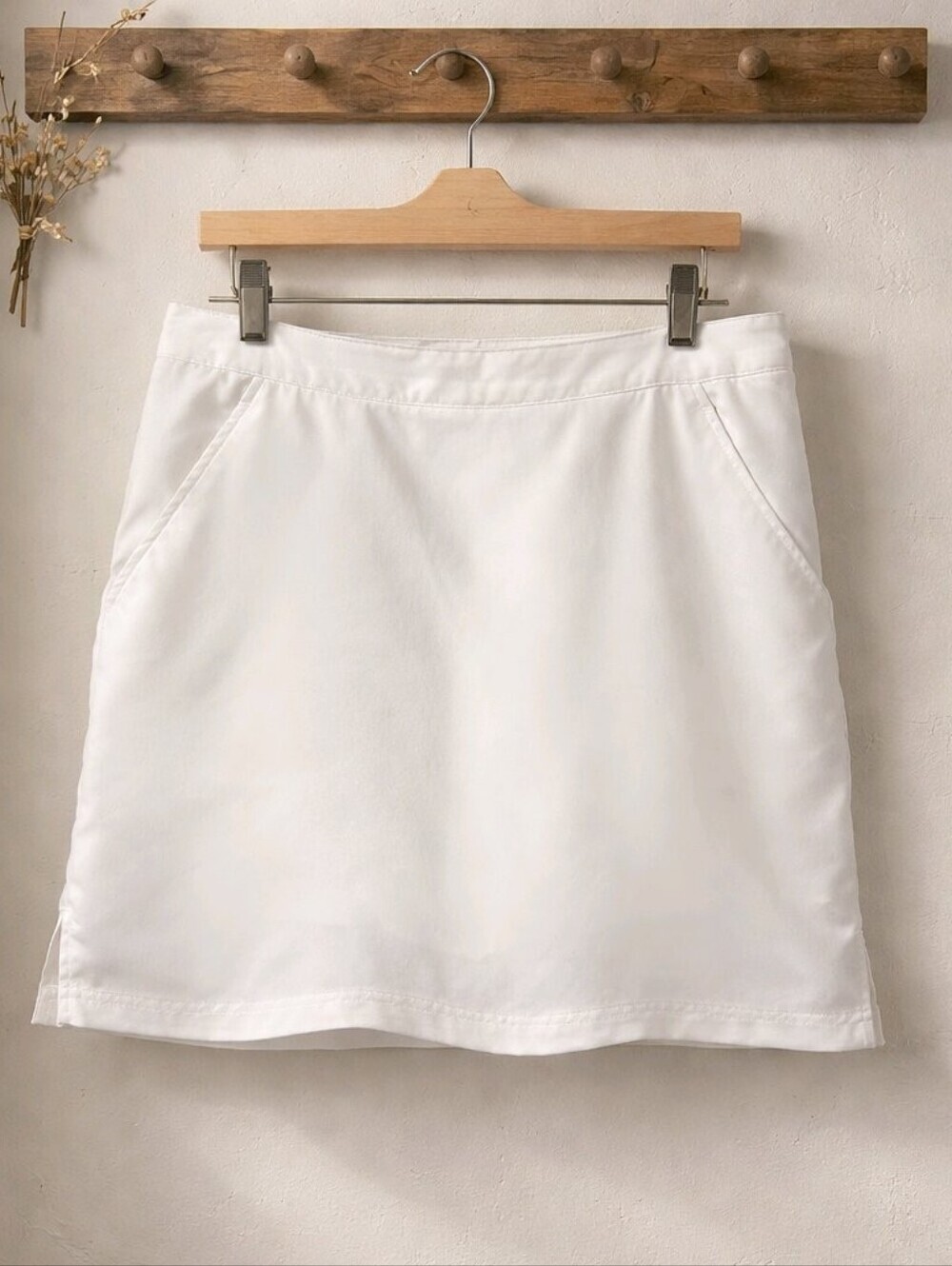 GREG NORMAN Women's White A-Line Mini Skort with pockets